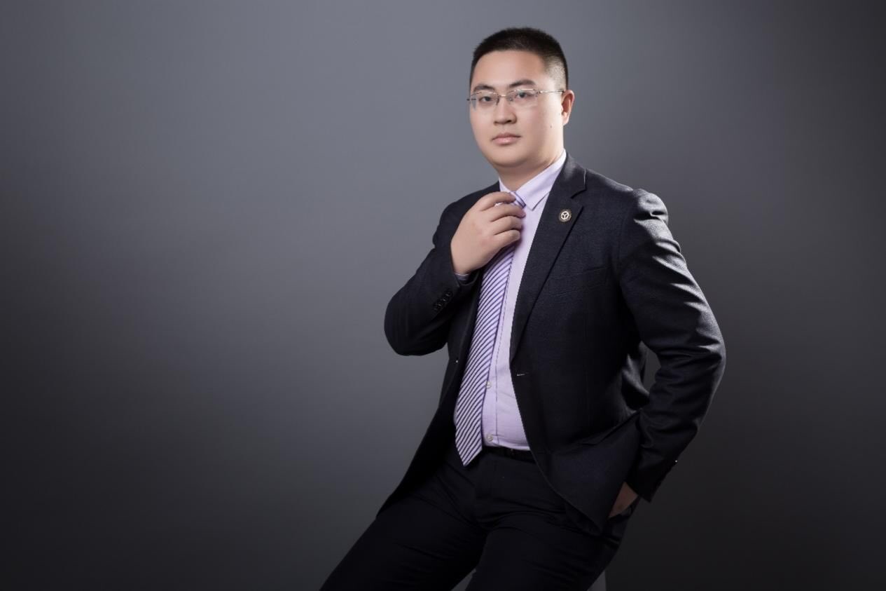 罗浩律师照片
